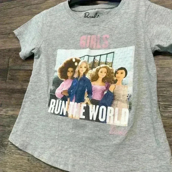 Barbie Grey Girls Run The World T-Shirt - Picture 1 of 2